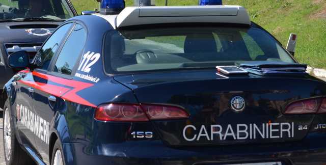 Dettaglio retro auto carabinieri