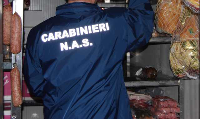 Blitz dei Nas in due ristoranti cinesi a Cagliari