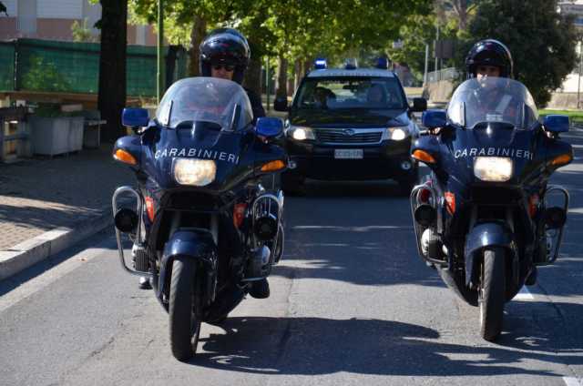 Cagliari, sorpreso mentre ruba in farmacia in viale Trieste: denunciato