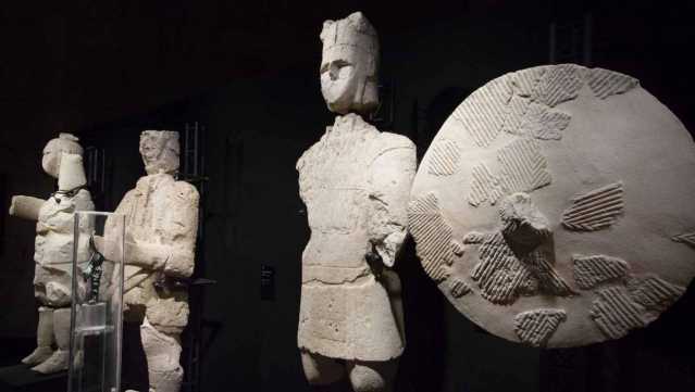 Rinvio per Archeologika