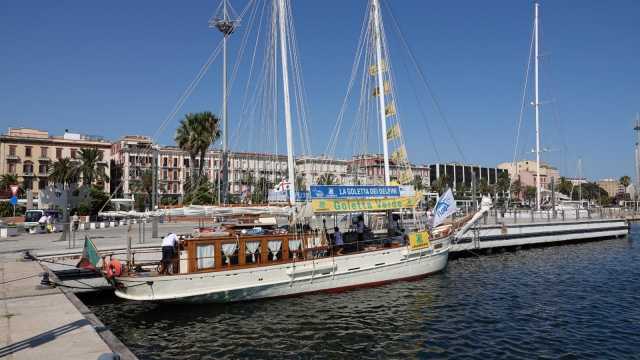 Goletta Verde fa tappa a Cagliari, assessore Lampis: "Nostri ambienti costieri tra i migliori al mondo"