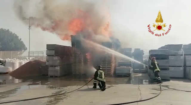 Incendio vicino alla 554 a Pitz’e Serra: intervengono i vigili del fuoco