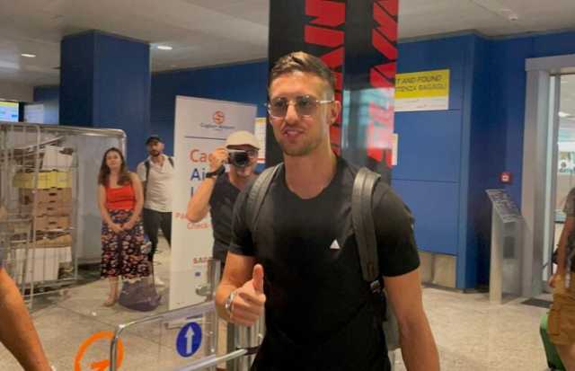 Cagliari Calcio, Barreca è arrivato in aeroporto: “Voglio ripetere la promozione in Serie A”