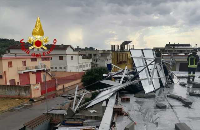 Bomba d'acqua sul Cagliaritano: oltre ottanta richieste di intervento ai vigili del fuoco