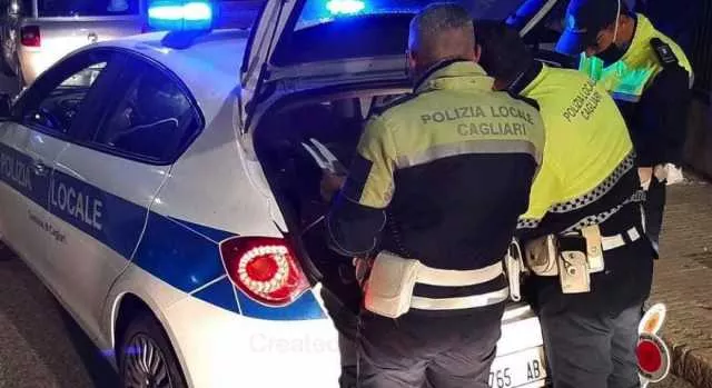 Cagliari, ancora insulti contro la polizia municipale sui social: scatta un'altra denuncia