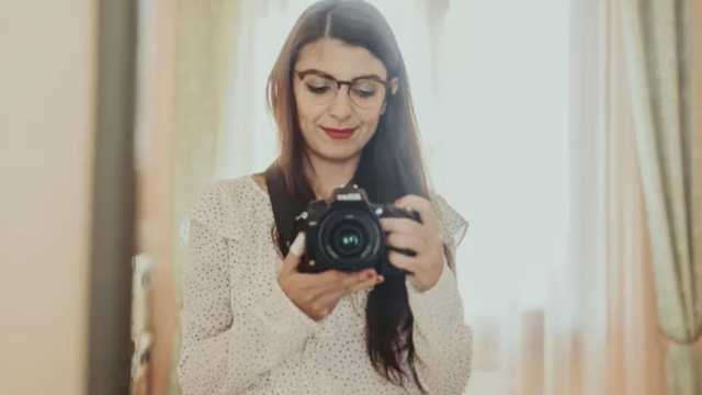 Nuoro, fotografa derubata durante un matrimonio: i colleghi la aiutano con una colletta