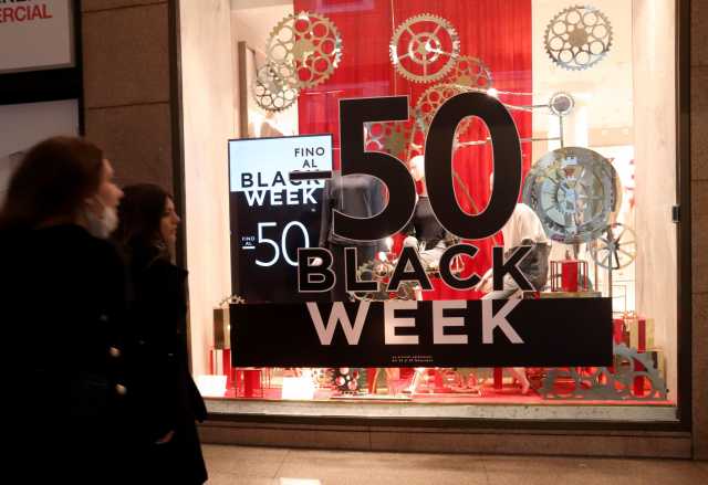 Anche in Sardegna arriva il Black Friday, Adiconsum: "Attenzione alle truffe"