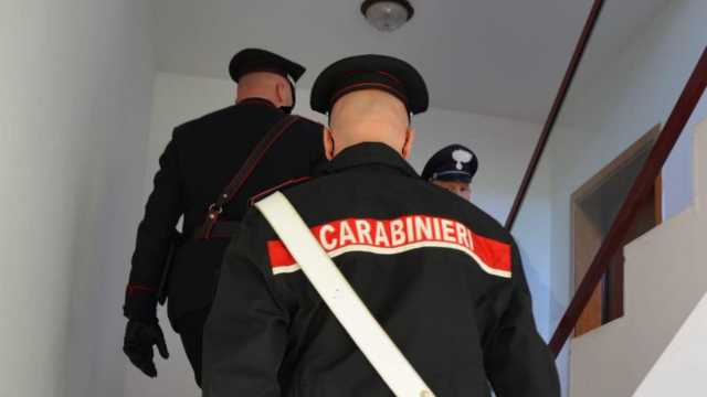 Carabinieri arrestano un uomo per spaccio di stupefacenti