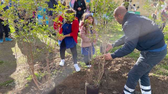 Riforestazione urbana, i bambini di Quartu in campo per una città più green