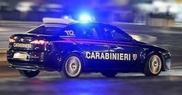 Bimbo in arresto cardiaco, i carabinieri scortano l'auto dei genitori nel traffico: il piccolo è salvo
