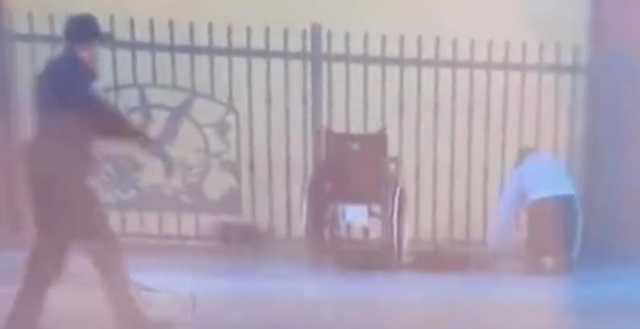 California, polizia spara e uccide un afroamericano in sedia a rotelle (video)