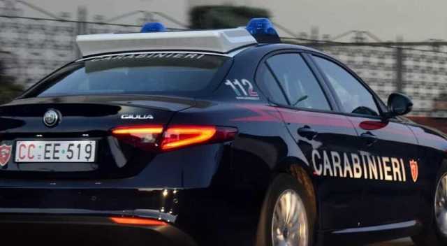 L'auto dei carabinieri