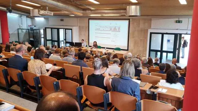 I mali dell'Isola nel rapporto Crenos: denatalità, emigrazione e il 18% dei sardi rinuncia alle cure