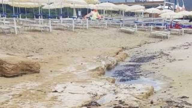 Muravera, scoperto un antico lastricato in spiaggia allo Scoglio di Peppino