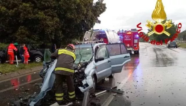 Ancora sangue sulle strade sarde: auto contro pick-up a Villagrande, un morto e due feriti