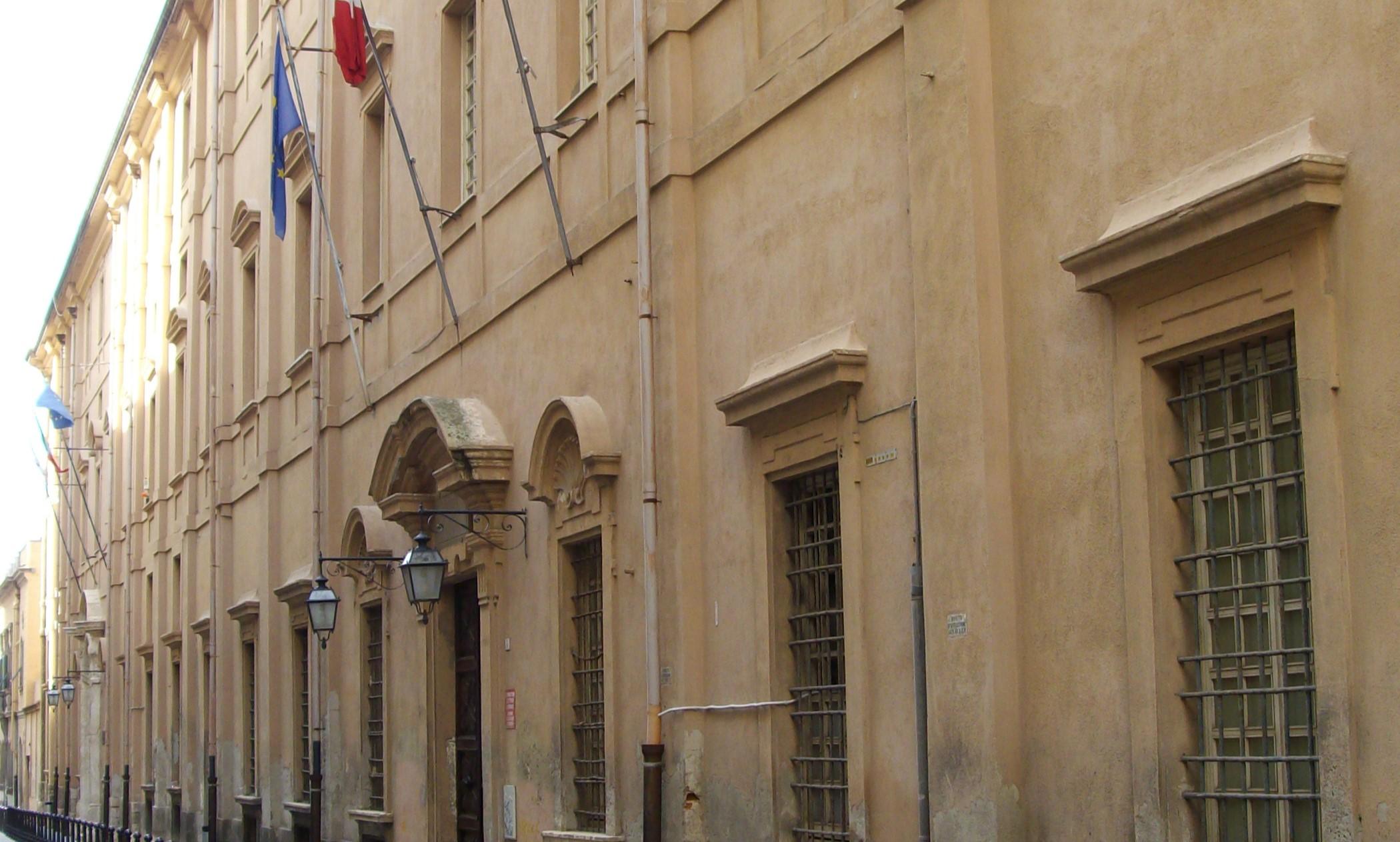Critica il libro di Vannacci, minacce di morte a docente cagliaritano