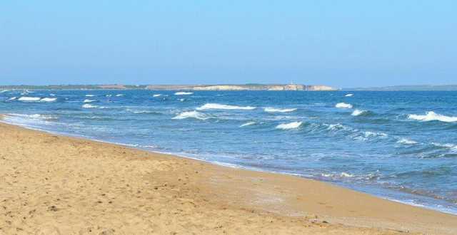 Psicologa trovata morta nella spiaggia di Is Arenas: domani l'autopsia