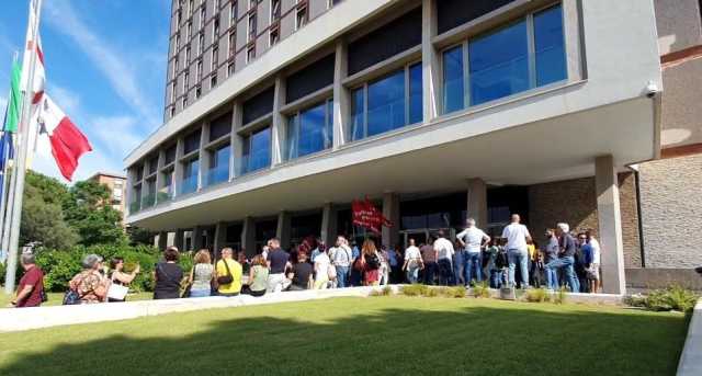 Cagliari, sit-in di protesta dei lavoratori Arpas