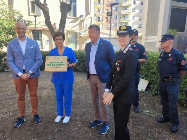 “Un albero per la salute”: donate 3 piante all'ospedale di Is Mirrionis di Cagliari 