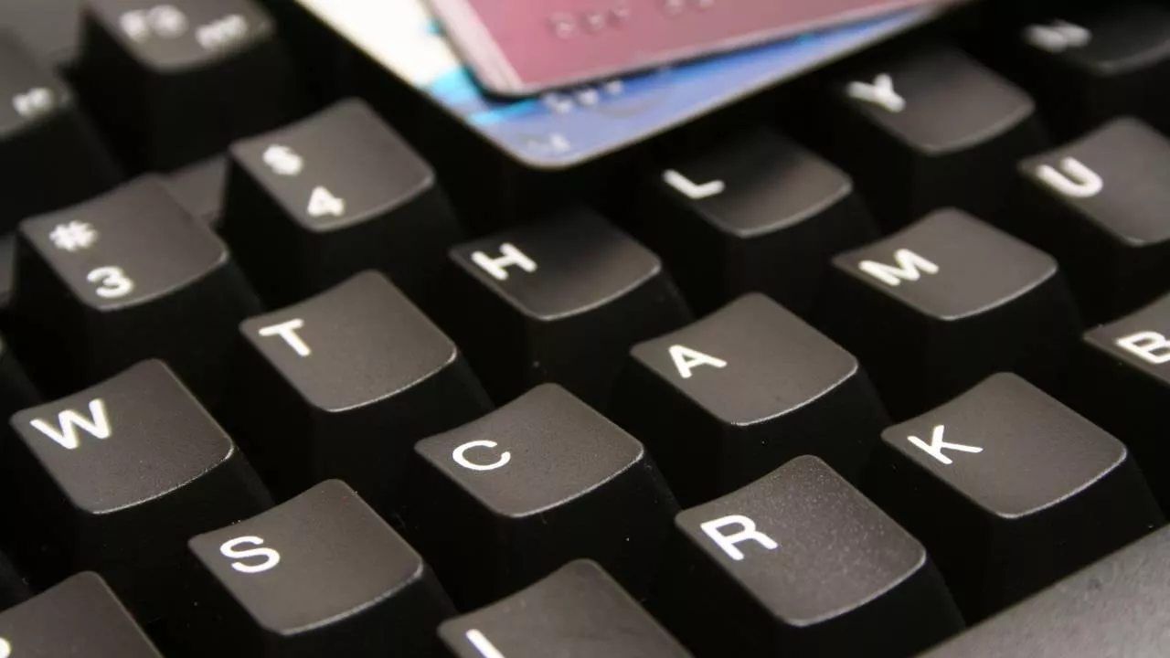 YouTG.NET - Imprese sarde sotto attacco hacker: "Serve investire sulla  sicurezza"