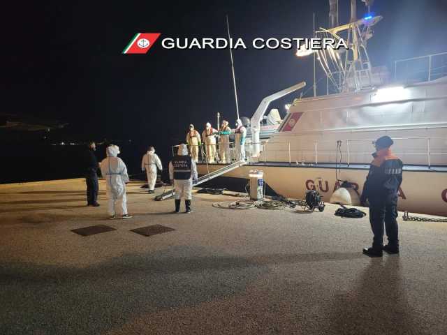 Golfo Aranci, recuperato il corpo del marinaio disperso dopo lo scontro tra peschereccio e Tirrenia