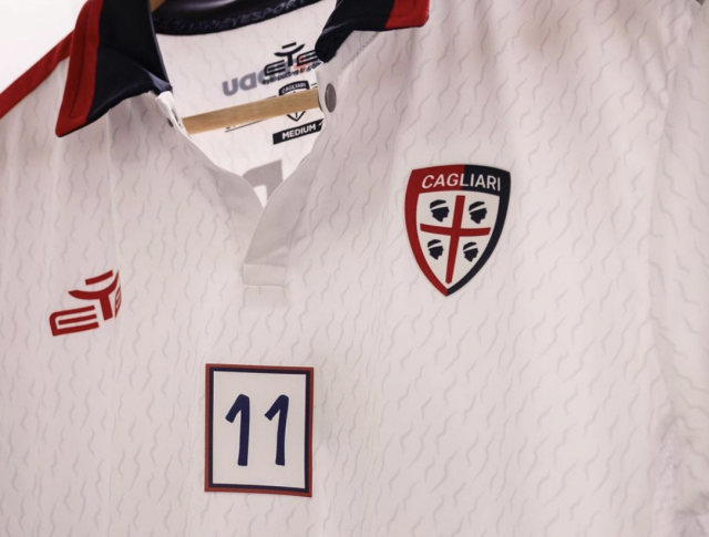 Maglia Cagliari In Onore Di Gigi Riva