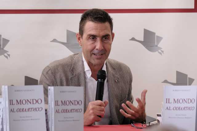 vannacci presenta il suo libro