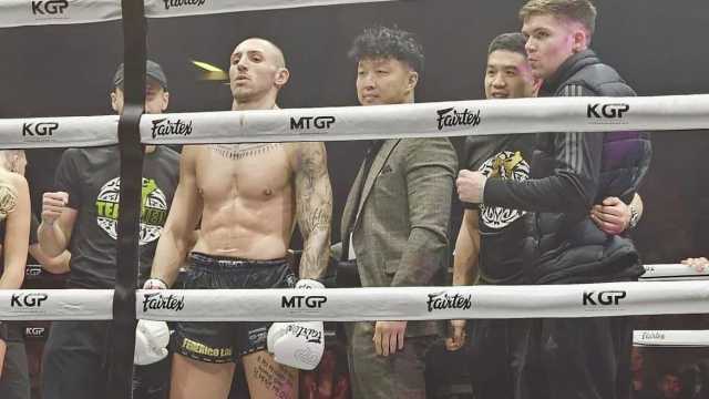 Muay Thai, Federico Loi di Cagliari batte per ko il rivale al Grand Prix di Londra