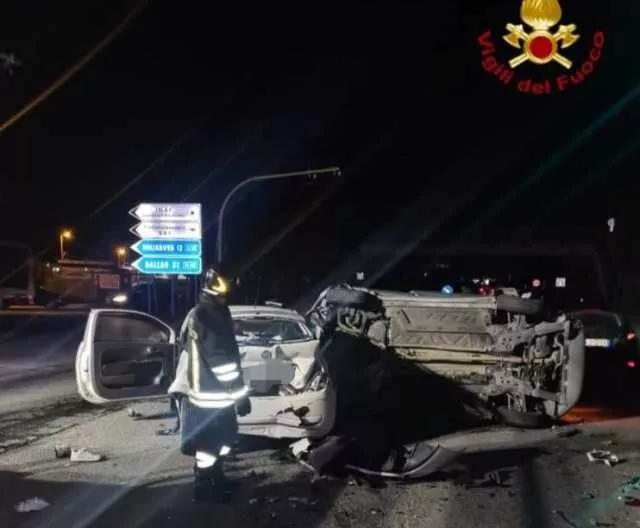 Grave incidente nella notte sulla 554: quattro auto coinvolte, un ferito in codice rosso