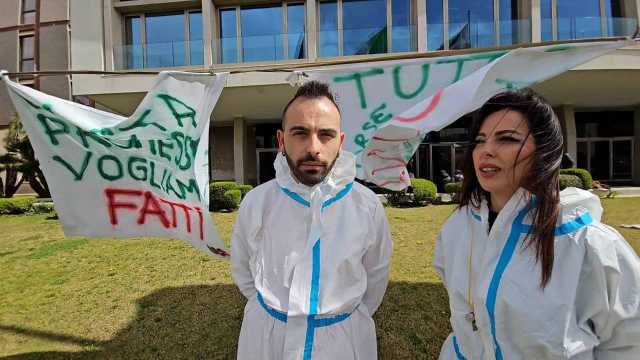 Oss, 37 giorni di protesta a Cagliari: oggi il sit-in sotto il palazzo della Regione