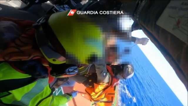 Ha un malore a 50 miglia dalla Sardegna: 66enne salvato dalla guardia costiera di Cagliari