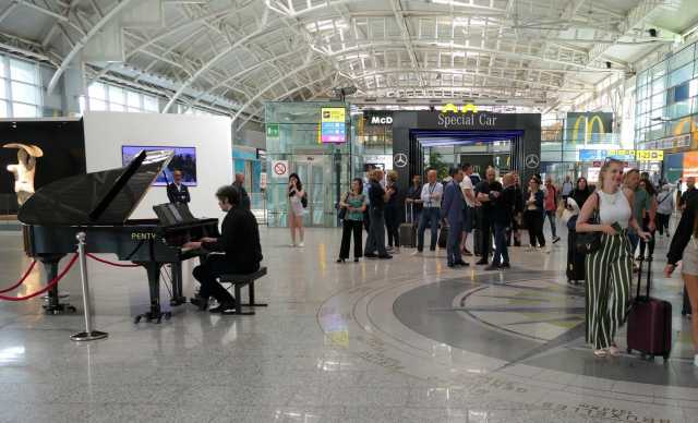 Aeroporto Cagliari Elmas Interno