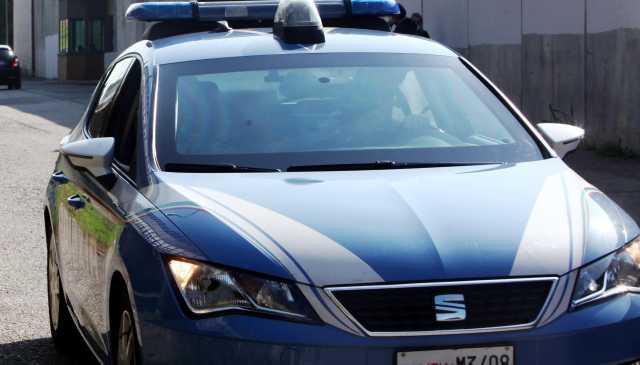 Auto Polizia Fronte