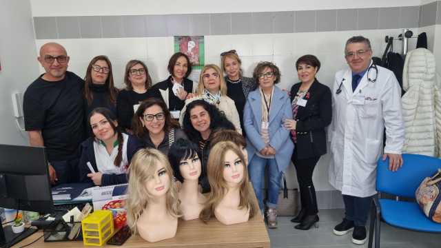 Oristano, donate alcune parrucche al reparto di Oncologia: 