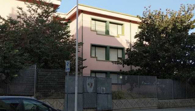 Cagliari, blatte a scuola: scatta la disinfestazione in via Redipuglia