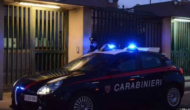 Odore di droga in auto, poi la scoperta di una serra in casa: arrestato 31enne di Gonnosfanadiga