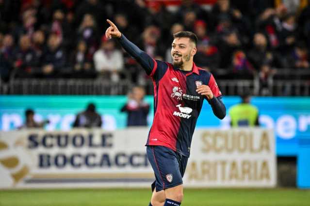 Gaetano saluta il Cagliari: 