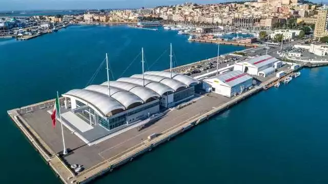 Mare Aperto a Cagliari, vietato l'accesso al molo Ichnusa fino all'11 maggio 