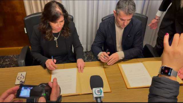 Zedda E Todde Firma Nuovo Stadio
