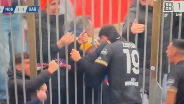 Zortea esulta dopo il gol