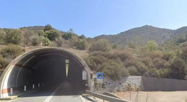 Riapre provvisoriamente la galleria Arexini a Muravera: lavori fermi per il ponte di Pasqua