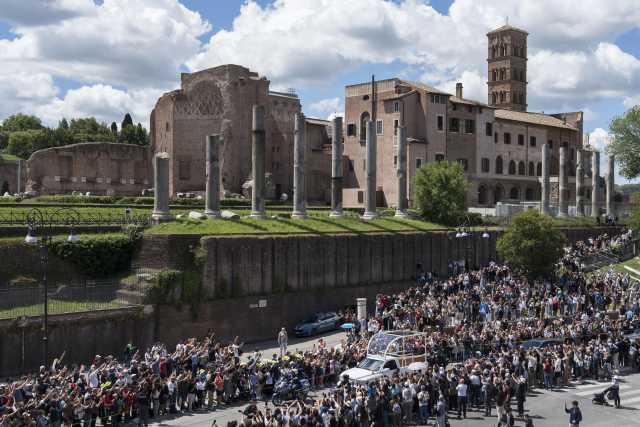 Funerali del Papa, 400mila persone in piazza San Pietro: 