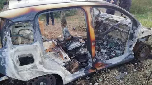 Auto rubata trovata bruciata nelle campagne di Selargius, l'appello: 