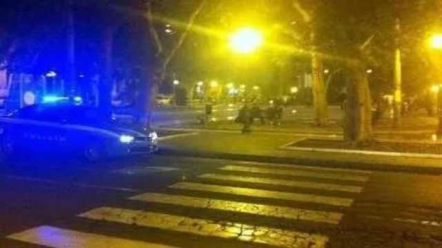 Cagliari, pugni al volto contro un uomo per rubargli il monopattino, il cellulare e i soldi: la rapina in piazza del Carmine