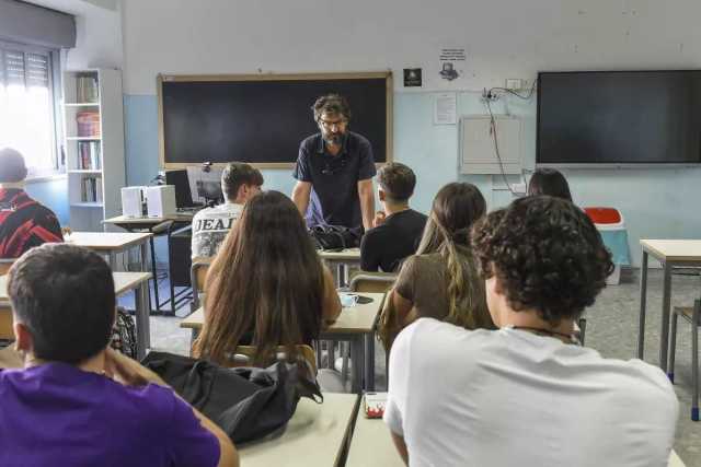 Educazione sessuale a scuola, Valditara: 