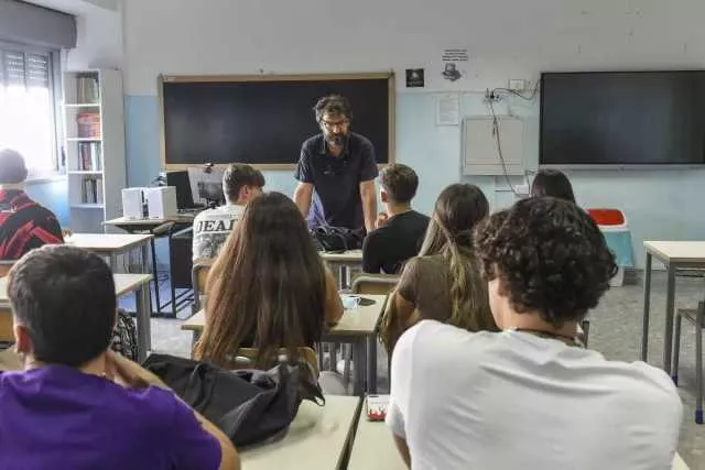 Educazione sessuale a scuola, Valditara: 