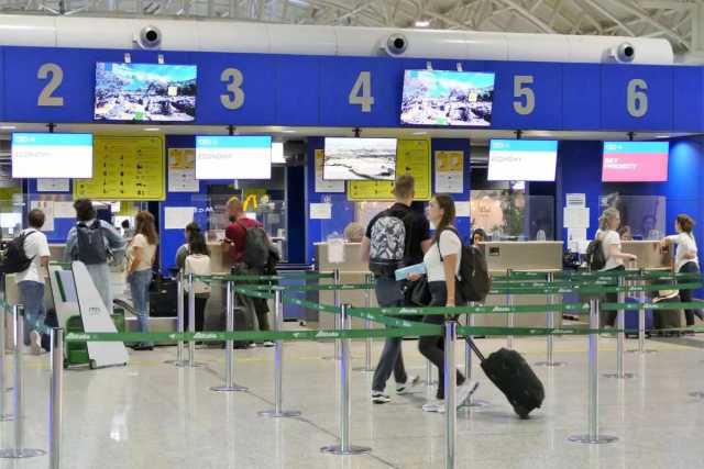 Aeroporto Di Cagliari Persone Passeggeri
