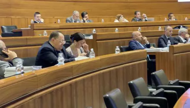 Approvata la manovra finanziaria da 10 miliardi: 