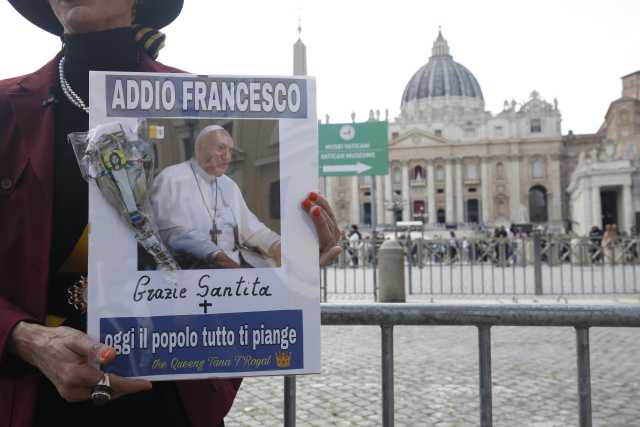 Papa Francesco, la Santa Sede: “È morto per un ictus cerebrale, coma e collasso cardiocircolatorio irreversibile”