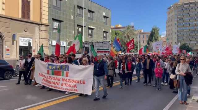 Festa della Liberazione, in migliaia al corteo di Cagliari: 